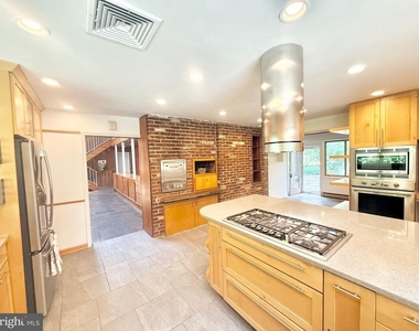 6819 Selkirk - Photo Thumbnail 65