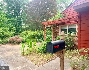 6819 Selkirk - Photo Thumbnail 31