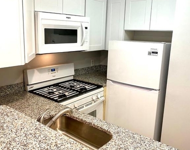 4733 Bradley Boulevard - Photo Thumbnail 4