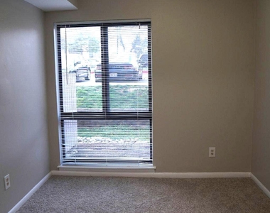 6093 Majors Lane - Photo Thumbnail 5