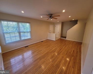 401 Darby Lane - Photo Thumbnail 2