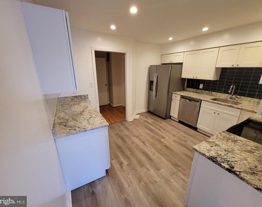 401 Darby Lane - Photo Thumbnail 5
