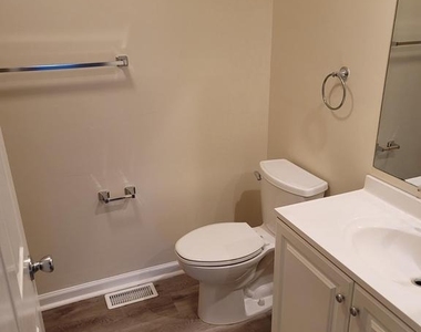 401 Darby Lane - Photo Thumbnail 16