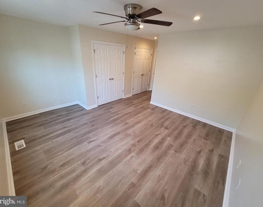401 Darby Lane - Photo Thumbnail 12
