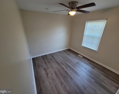 401 Darby Lane - Photo Thumbnail 15