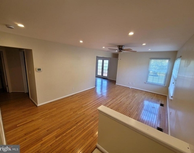 401 Darby Lane - Photo Thumbnail 1