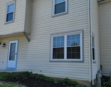 401 Darby Lane - Photo Thumbnail 19