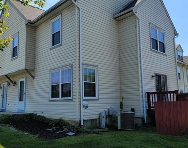 401 Darby Lane - Photo Thumbnail 18