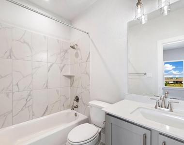 8208 Bouvreuil Dr - Photo Thumbnail 32