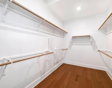 8208 Bouvreuil Dr - Photo Thumbnail 21