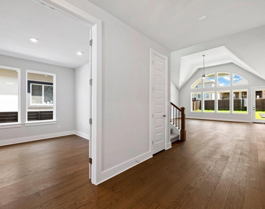 8208 Bouvreuil Dr - Photo Thumbnail 8