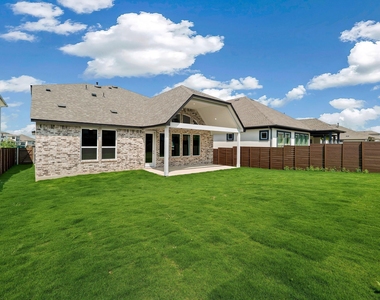 8208 Bouvreuil Dr - Photo Thumbnail 22