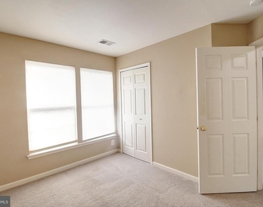 6135 Newport Terrace - Photo Thumbnail 25
