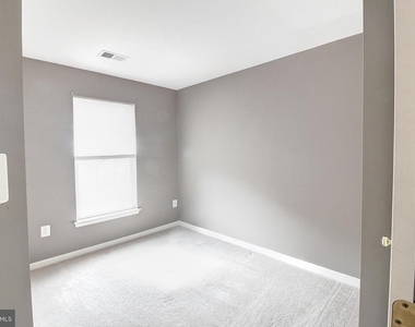 6135 Newport Terrace - Photo Thumbnail 22