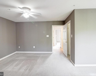 6135 Newport Terrace - Photo Thumbnail 16