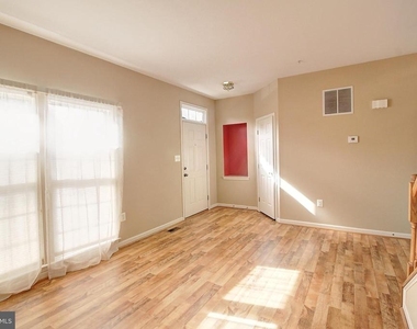 6135 Newport Terrace - Photo Thumbnail 11