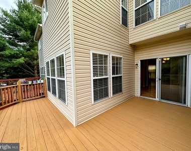 6135 Newport Terrace - Photo Thumbnail 4
