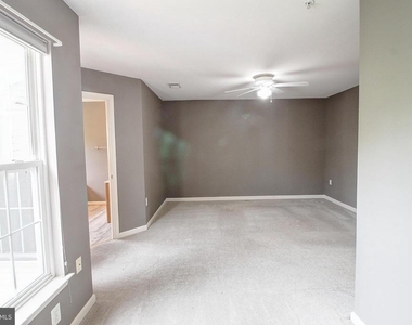 6135 Newport Terrace - Photo Thumbnail 17