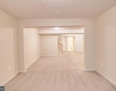 6135 Newport Terrace - Photo Thumbnail 27