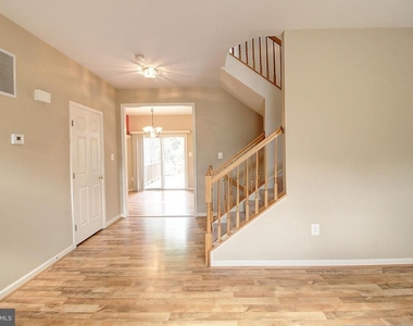 6135 Newport Terrace - Photo Thumbnail 13