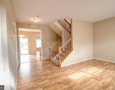 6135 Newport Terrace - Photo Thumbnail 12