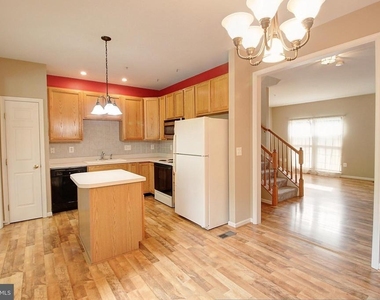 6135 Newport Terrace - Photo Thumbnail 5