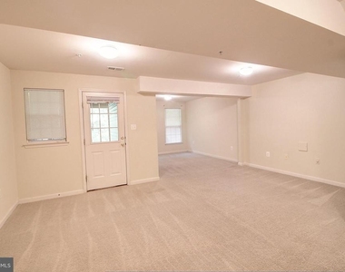 6135 Newport Terrace - Photo Thumbnail 26