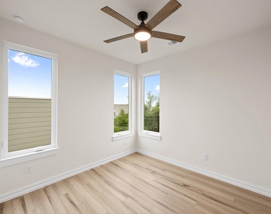 2309 Montopolis Dr - Photo Thumbnail 21