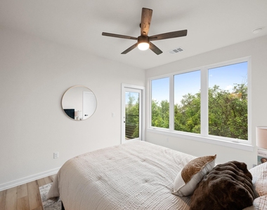 2309 Montopolis Dr - Photo Thumbnail 15
