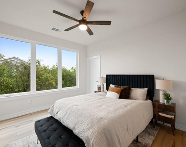 2309 Montopolis Dr - Photo Thumbnail 14