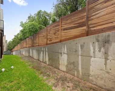 2309 Montopolis Dr - Photo Thumbnail 29