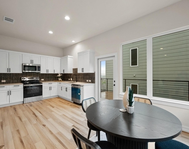 2309 Montopolis Dr - Photo Thumbnail 5