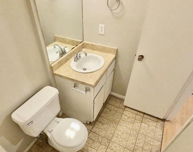 8508 Romney Rd - Photo Thumbnail 10