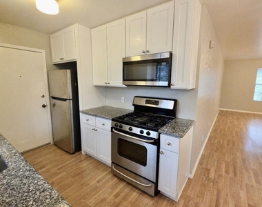 8508 Romney Rd - Photo Thumbnail 6