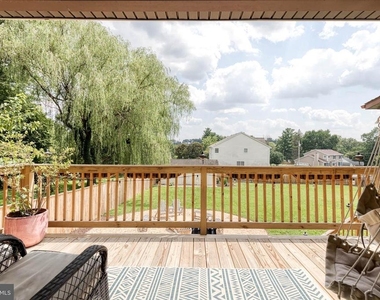 18 Byway Road - Photo Thumbnail 16