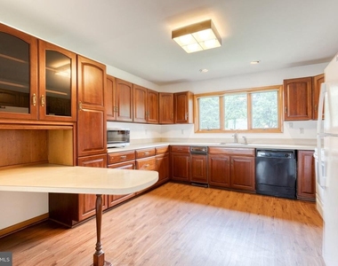 18 Byway Road - Photo Thumbnail 11