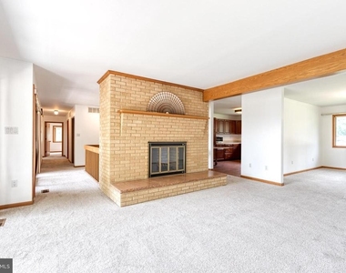 18 Byway Road - Photo Thumbnail 8