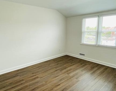 5015 Wilkens Ave - Photo Thumbnail 12