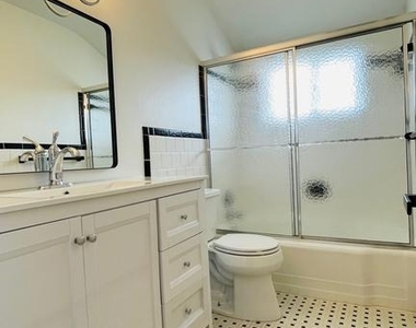 5015 Wilkens Ave - Photo Thumbnail 13