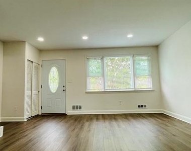 5015 Wilkens Ave - Photo Thumbnail 18