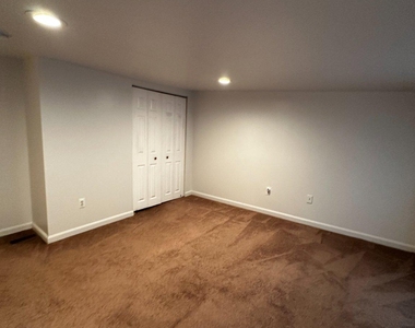 1527 W 36th Street - Photo Thumbnail 20