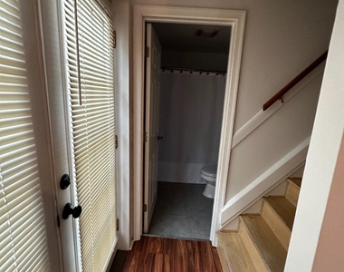 1527 W 36th Street - Photo Thumbnail 14