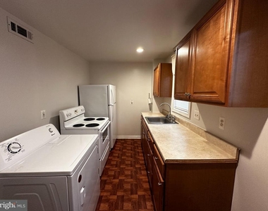 1527 W 36th Street - Photo Thumbnail 4