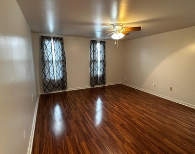 1527 W 36th Street - Photo Thumbnail 10