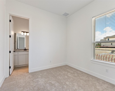 2532 Chiavari Way - Photo Thumbnail 18