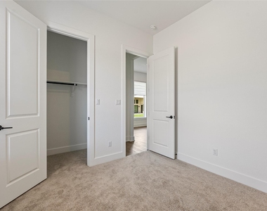 2532 Chiavari Way - Photo Thumbnail 19