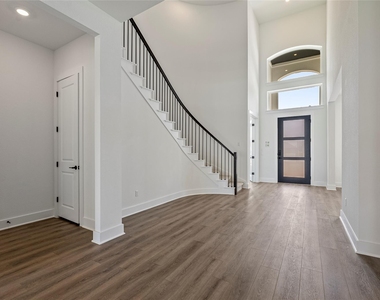 2532 Chiavari Way - Photo Thumbnail 4