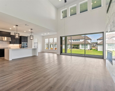 2532 Chiavari Way - Photo Thumbnail 11