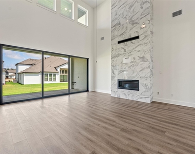 2532 Chiavari Way - Photo Thumbnail 12