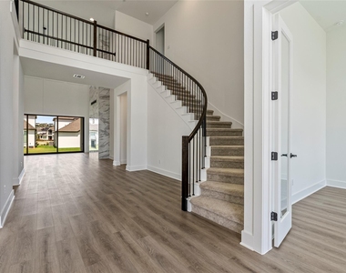 2532 Chiavari Way - Photo Thumbnail 5